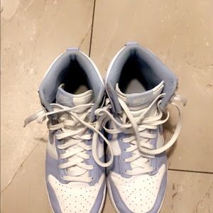 nike dunks size 7.5 in womens.